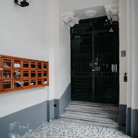 Un Posto Al Duomo Napels